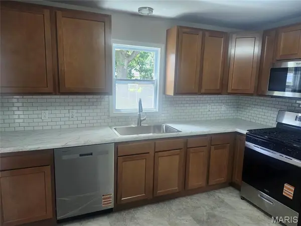 106 S Pearl ST, Bowling Green, MO 63334