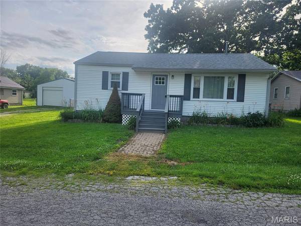 106 S Pearl ST, Bowling Green, MO 63334