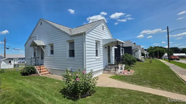 3 Washington BLVD, Chester, IL 62233