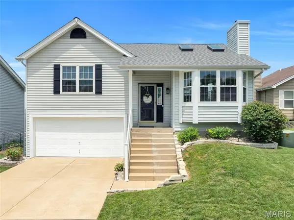 22 Aspen Pointe DR, St Peters, MO 63376