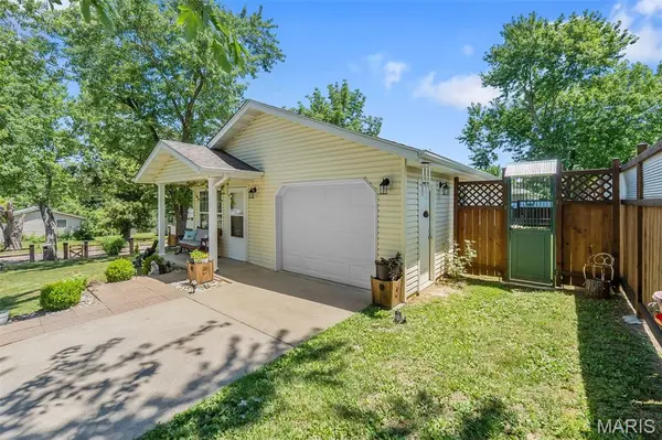 1701 E Harvest CIR, Perryville, MO 63775