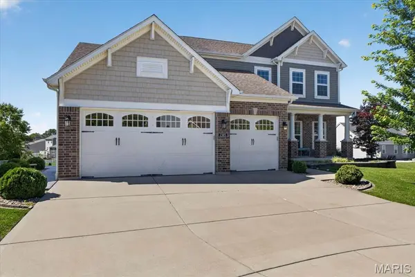 2385 Chemin AVE, St Charles, MO 63301