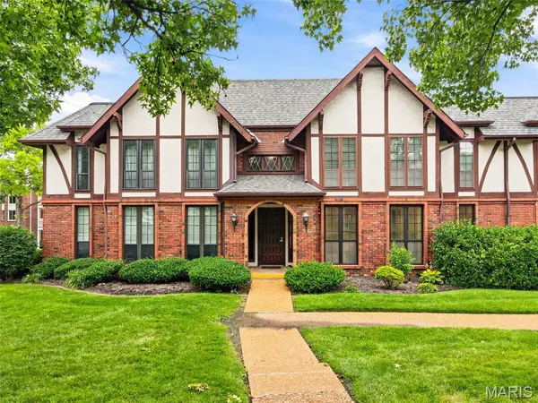 929 Claytonbrook DR #2,  Ballwin,  MO 63011