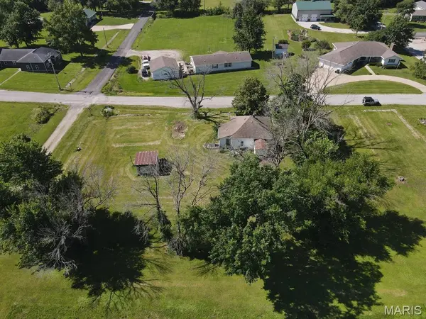 325 Grant ST, Kahoka, MO 63445