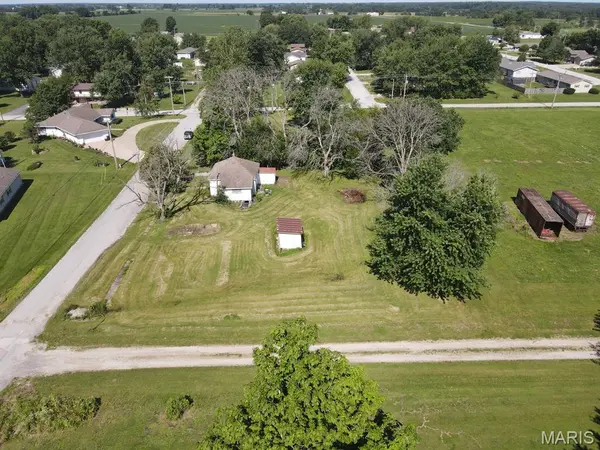 325 Grant ST, Kahoka, MO 63445