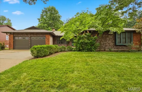 934 La Bonne Pkwy, Manchester, MO 63021