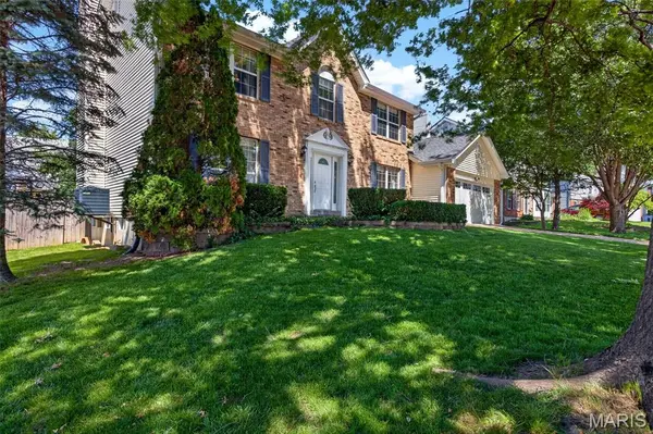 1132 Running Waters DR, St Charles, MO 63304