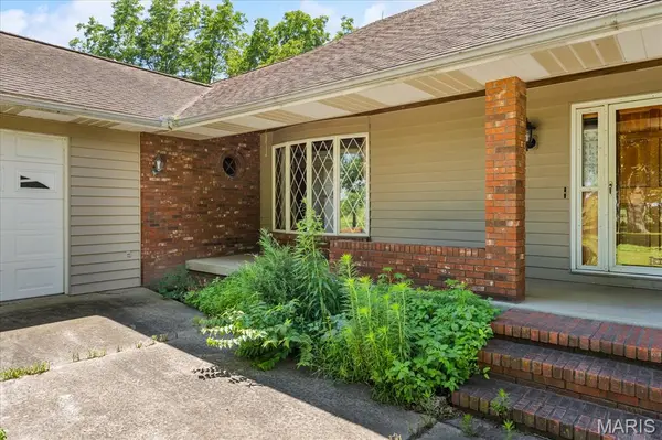5495 Wilson RD, Oakdale, IL 62268