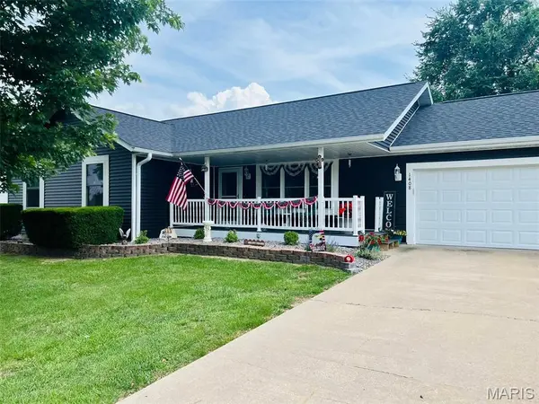 1408 Rosewood TER, Macon, MO 63552