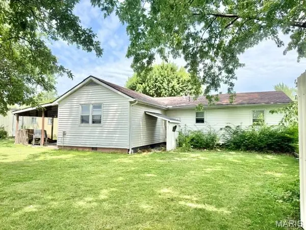 237 McQua Estates LOOP, New London, MO 63459