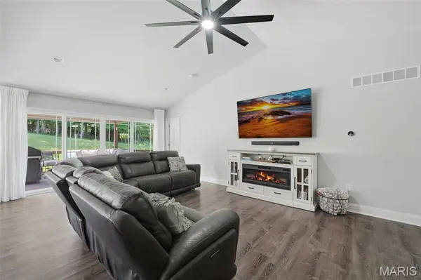 1312 Farnman DR, Herculaneum, MO 63048