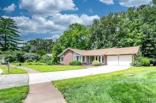 471 Maymont DR, Ballwin, MO 63011