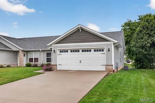 110 Auburn CT #B, Highland, IL 62249