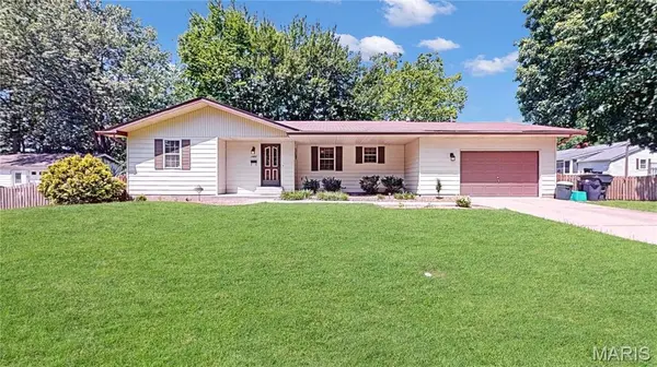 1905 Foster DR,  Belleville,  IL 62226