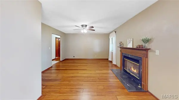 1905 Foster DR, Belleville, IL 62226