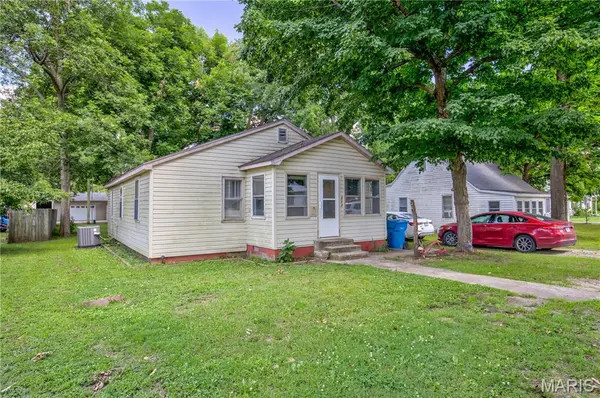 207 S Center, East Prairie, MO 63845
