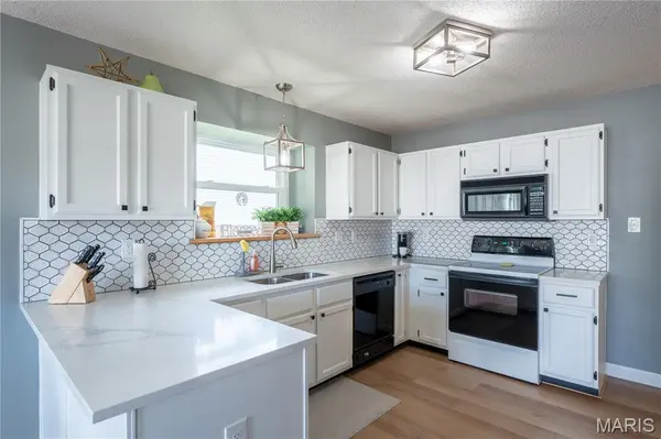 2327 Hidden Deer DR, O'fallon, MO 63368