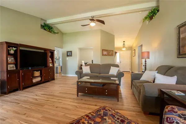 2327 Hidden Deer DR, O'fallon, MO 63368