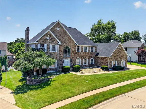6320 Christopher Winds CT, Oakville, MO 63129