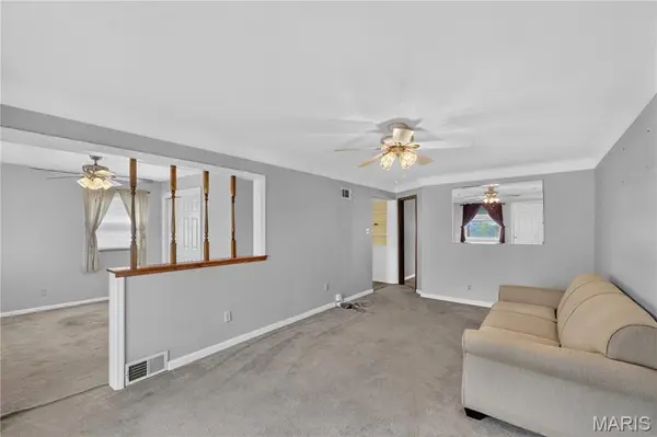 3716 Hoffmeister AVE, Bella Villa, MO 63125