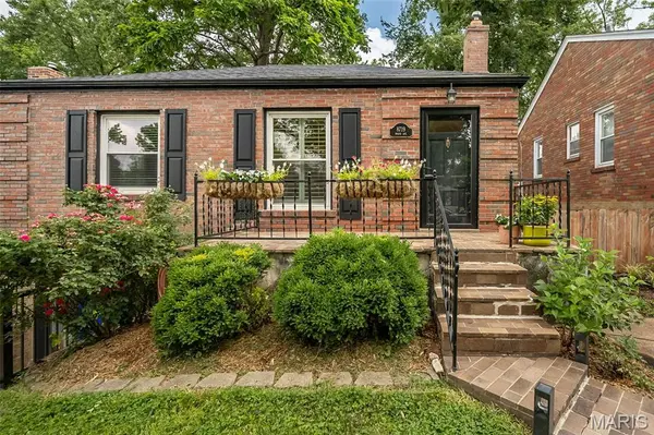 8719 White AVE, Brentwood, MO 63144