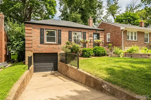8719 White AVE, Brentwood, MO 63144