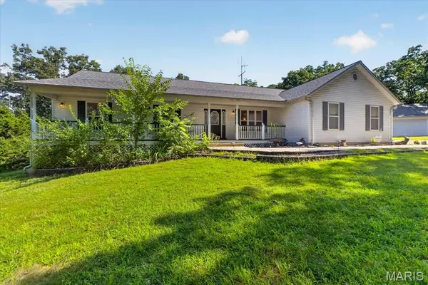 2711 Spotted Horse TRL, St Clair, MO 63077