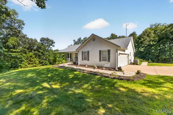 2711 Spotted Horse TRL, St Clair, MO 63077