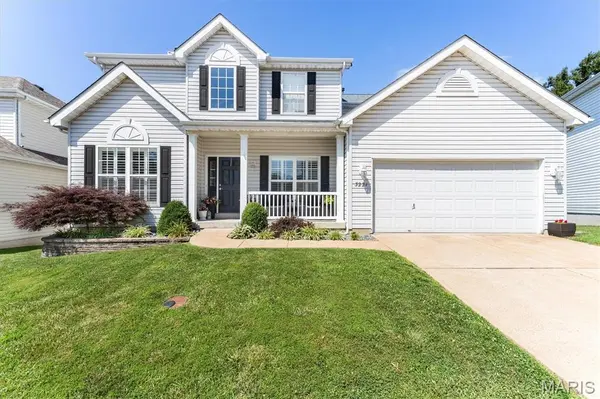 3221 Kingsridge Manor DR, Oakville, MO 63129