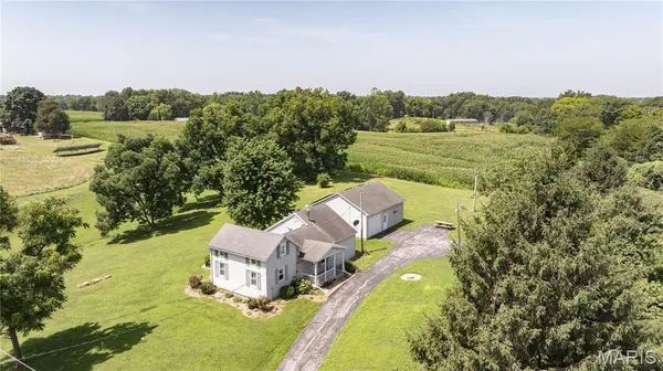 18907 Grange Hall RD, Brighton, IL 62012