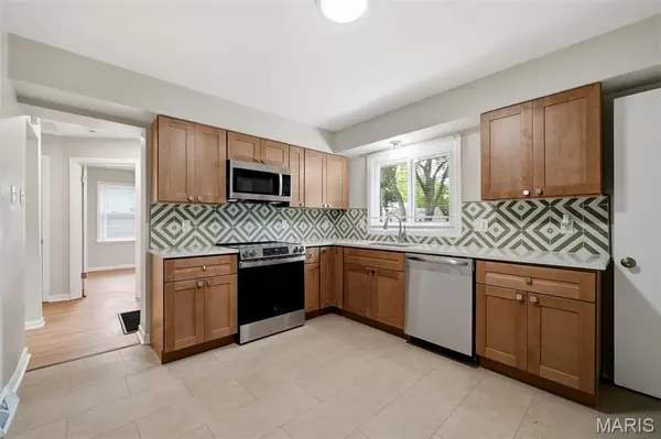 9201 Guthrie AVE, Woodson Terrace, MO 63134
