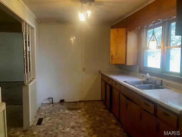 208 E Fordyce AVE, Bernie, MO 63822