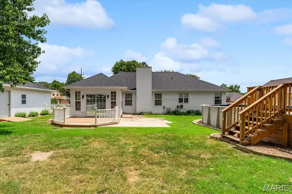 2 Grandbrook BLVD, Collinsville, IL 62234