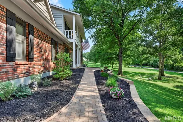 2710 Wild Valley DR, High Ridge, MO 63049