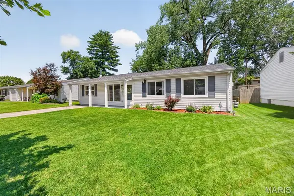 11971 Brookmont DR, Maryland Heights, MO 63043
