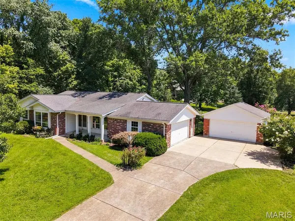 12954 Baalbek DR, Sunset Hills, MO 63127