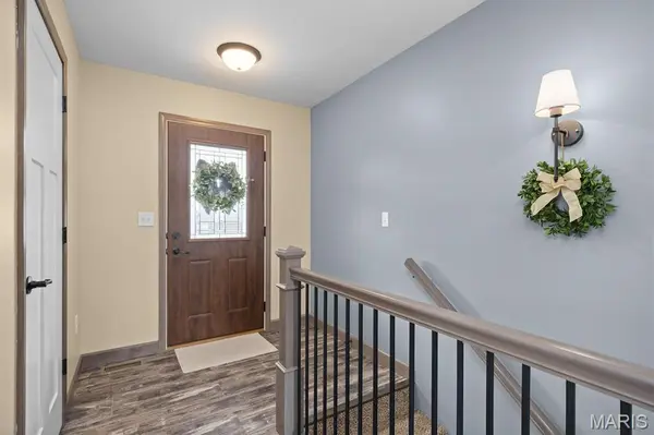 304 Olyvia DR, St Jacob, IL 62281
