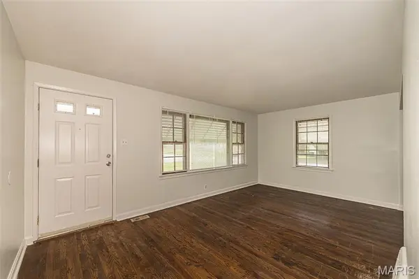 10139 Cabot DR, Bellefontaine Nghbrs, MO 63137
