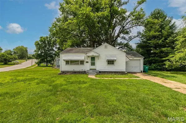 10139 Cabot DR, Bellefontaine Nghbrs, MO 63137