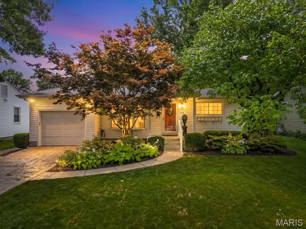 112 E Glendale RD, Webster Groves, MO 63119