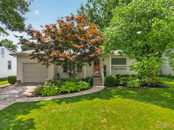 112 E Glendale RD, Webster Groves, MO 63119