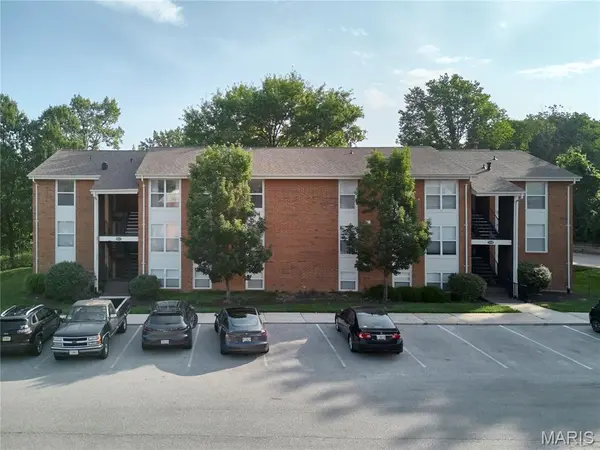 1937 Greenpoint DR #304, Kirkwood, MO 63122