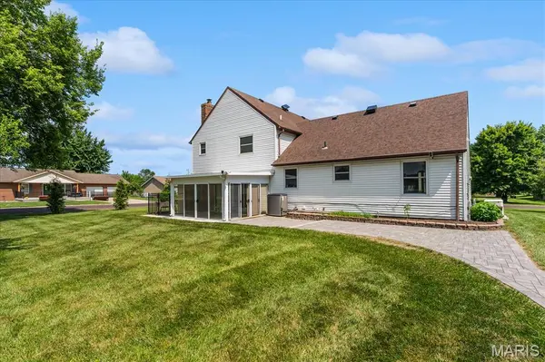 320 Adam CT, Mascoutah, IL 62258