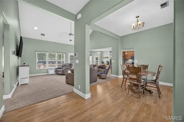 228 Sweet Valley CIR, Crocker, MO 65452