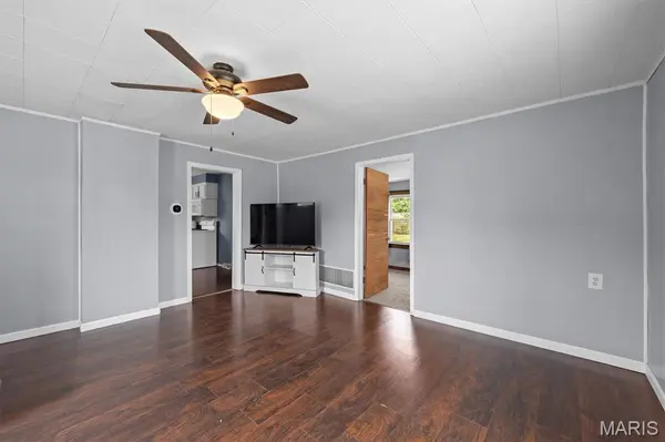802 Randall DR, Brighton, IL 62012