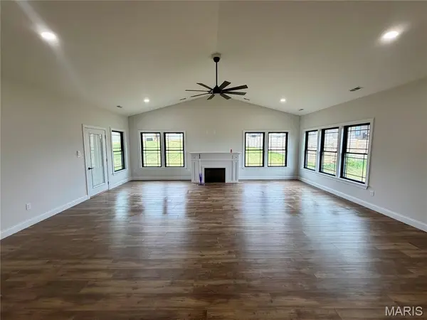10174 Brookside DR, Potosi, MO 63664
