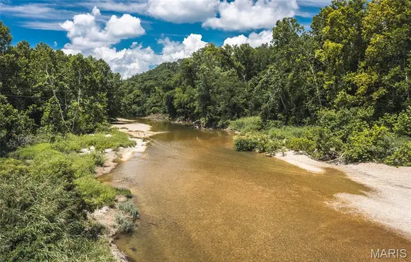 000 Green Ridge DR, Climax Springs, MO 65324