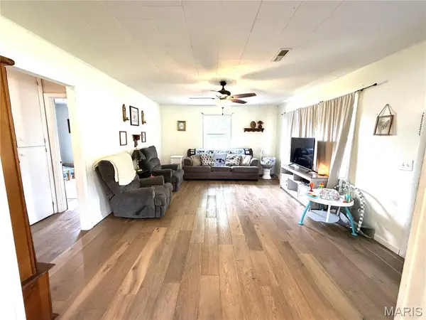 221 E 3rd ST, Mountain View, MO 65548
