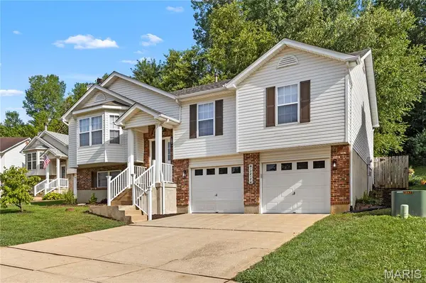 13218 Wintergreen Estates DR, Fenton, MO 63026