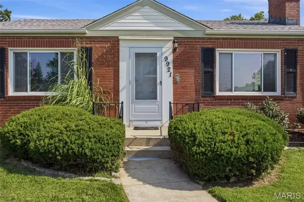 9921 Affton PL, St Louis, MO 63123